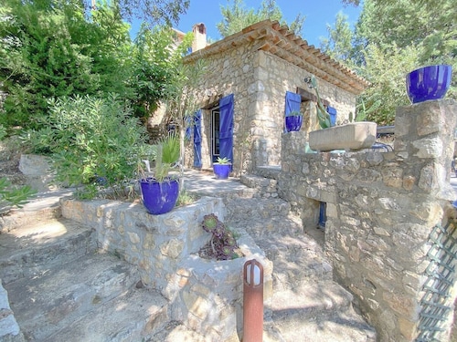Moulin de caractère avec piscine