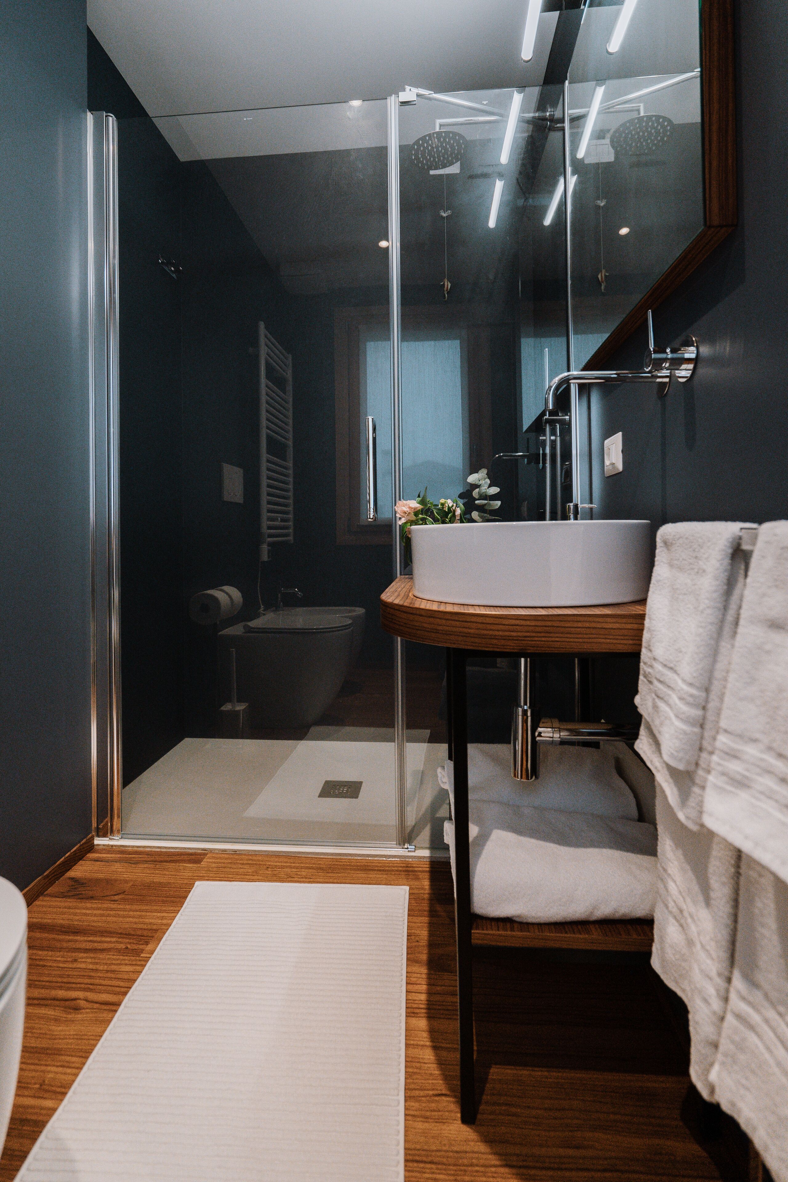 Classic Room | Bathroom