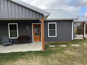 Exterior - The Last Cast lake rental monthly discounts available (Campbellsville)