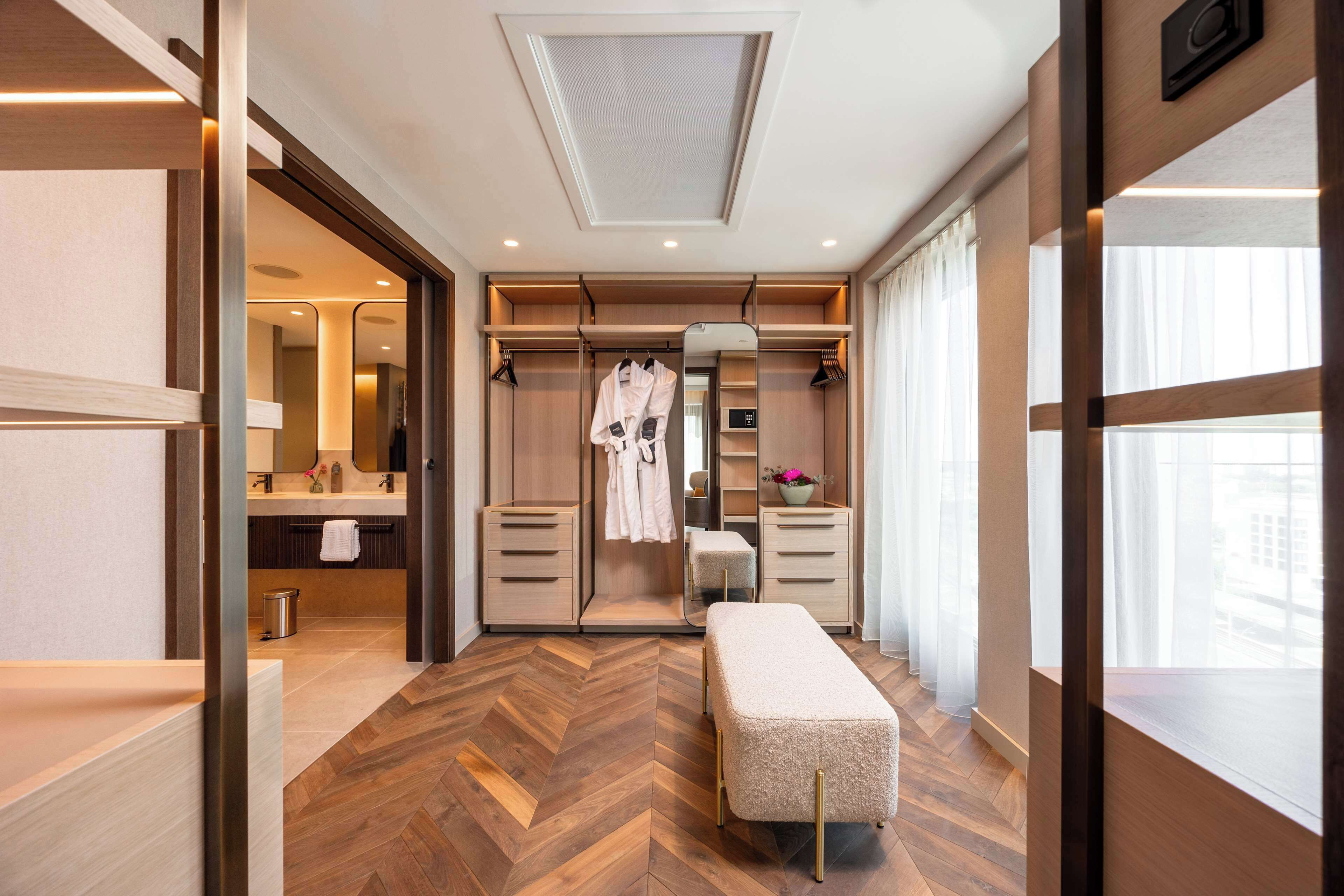 Suite – grand | Klesskap