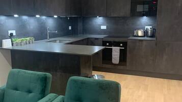 Deluxe Apartment | Private kitchen