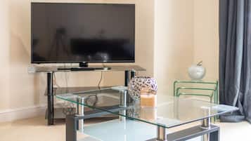 Apartamento, baño privado | Salón