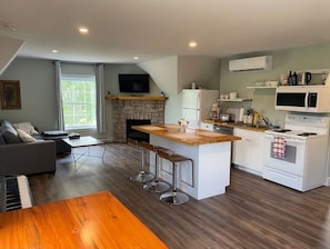 Interior - Relax, Zen condo, with AC, country side & lakes (Stanstead)