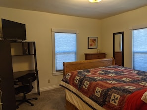 1 Schlafzimmer, Schreibtisch, WLAN, Bettwäsche