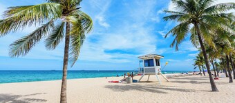 Tiki Sea Breeze Retreat- Pool+Spa - 5 Min to Beach