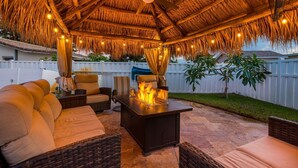 Unclassified image, 2 of 51, button - Tiki Sea Breeze Retreat- Pool+Spa - 5 Min to Beach (Deerfield Beach)