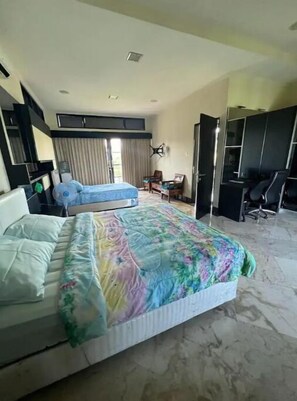 3 bedrooms, iron/ironing board, free WiFi, bed sheets