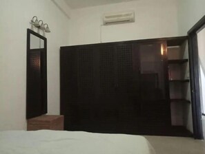 2 sovrum, skrivbord, gratis wi-fi och sängkläder