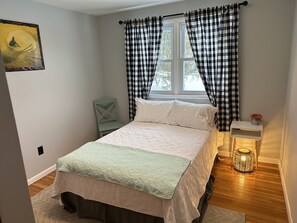 4 bedrooms, WiFi, bed sheets