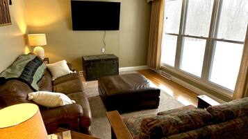 智能电视、书、立体声音响