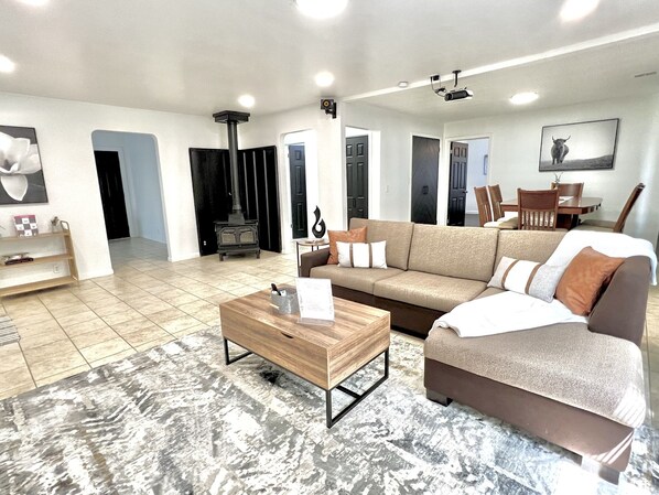 تلفزيون، خدمات بث