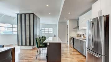 Smart TV, Netflix, streaming services