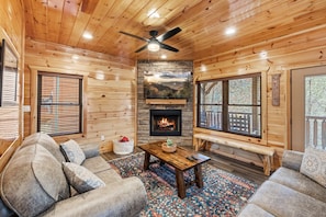 TV, fireplace, video-game console - Powderhorn Run (Gatlinburg)