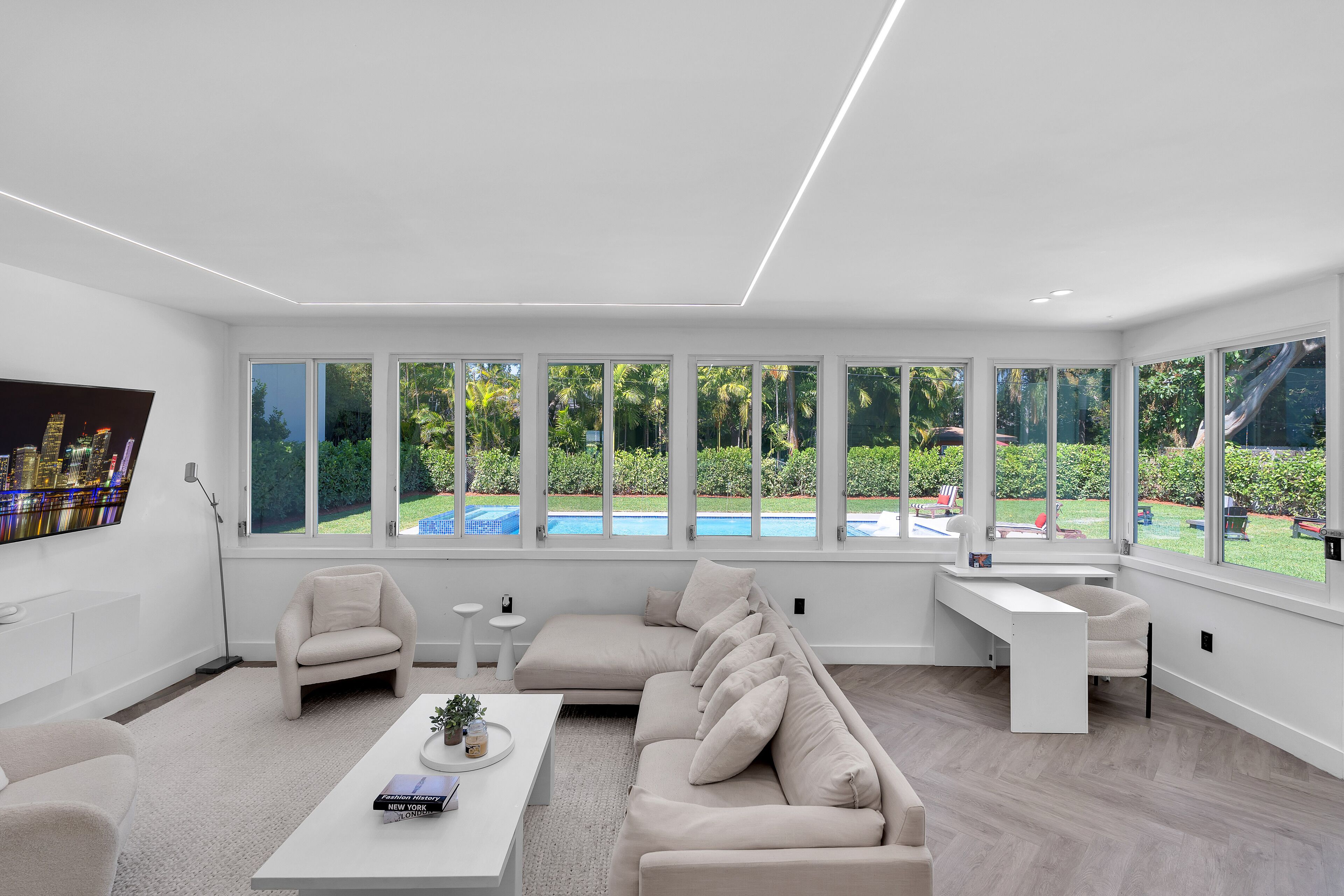Luxury Modern Villa in heart of Brickell with Heated Pool & HotTub