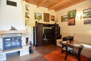 Televisión, chimenea