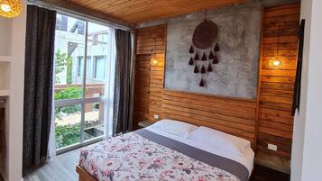 6 bedrooms, WiFi, bed sheets