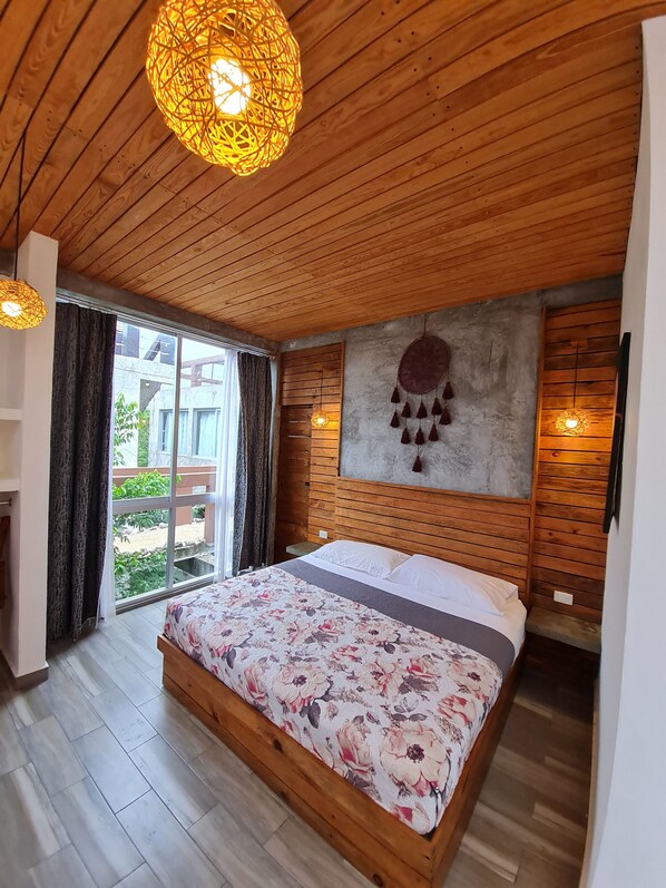 6 bedrooms, WiFi, bed sheets