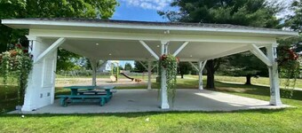 Superb renovated centenary, 3 bedr. AC, 50 arcade 80' games, Netflix.CITQ 304595