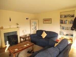 Living area - Comfortable stone built, 2 bedroom cottage  close to Rock Polzeath beaches (Saint Minver)