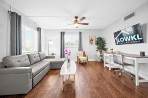 Televisión LCD, Netflix, Hulu, servicios de streaming