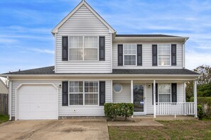 Exterior - 15 mins from the beach (Virginia Beach)