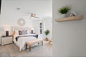 3 bedrooms, desk, iron/ironing board, free WiFi