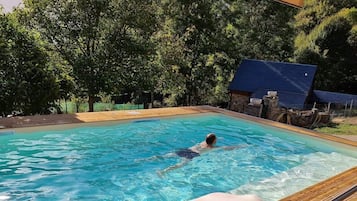 Piscina all'aperto, una piscina riscaldata