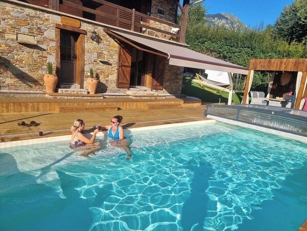 Piscine extérieure, piscine chauffée