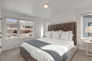 4 habitaciones, escritorio, tabla de planchar con plancha y wifi 