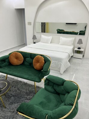 Unclassified image, 3 of 23, button