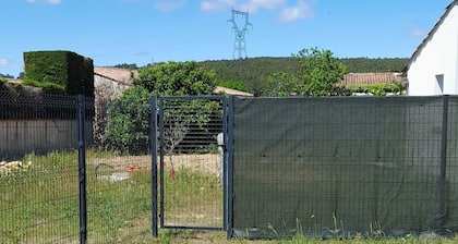 Single-storey villa in a farming village at the foot of the Cévennes foothills