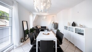 Apartment | In-room dining - Beautiful Penthouse w Balc Prkg & BBQ (Sanem)