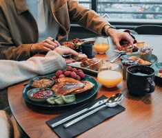 Free daily buffet breakfast