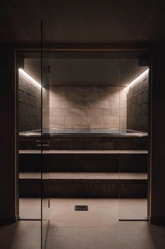 Enter St. Elisabeth Suites