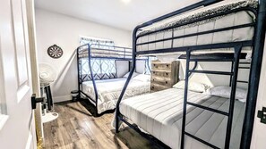 2 habitaciones, cuna de viaje, wifi y ropa de cama 