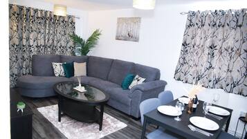 Apartment, Multiple Beds | Interior