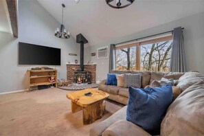 Smart-TV, peis, fotballspill og bordtennis