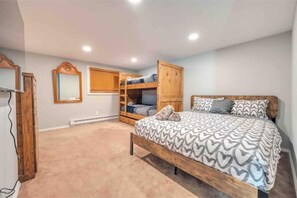 3 bedrooms, iron/ironing board, travel cot, free WiFi