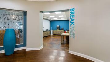 每日付費供應早餐