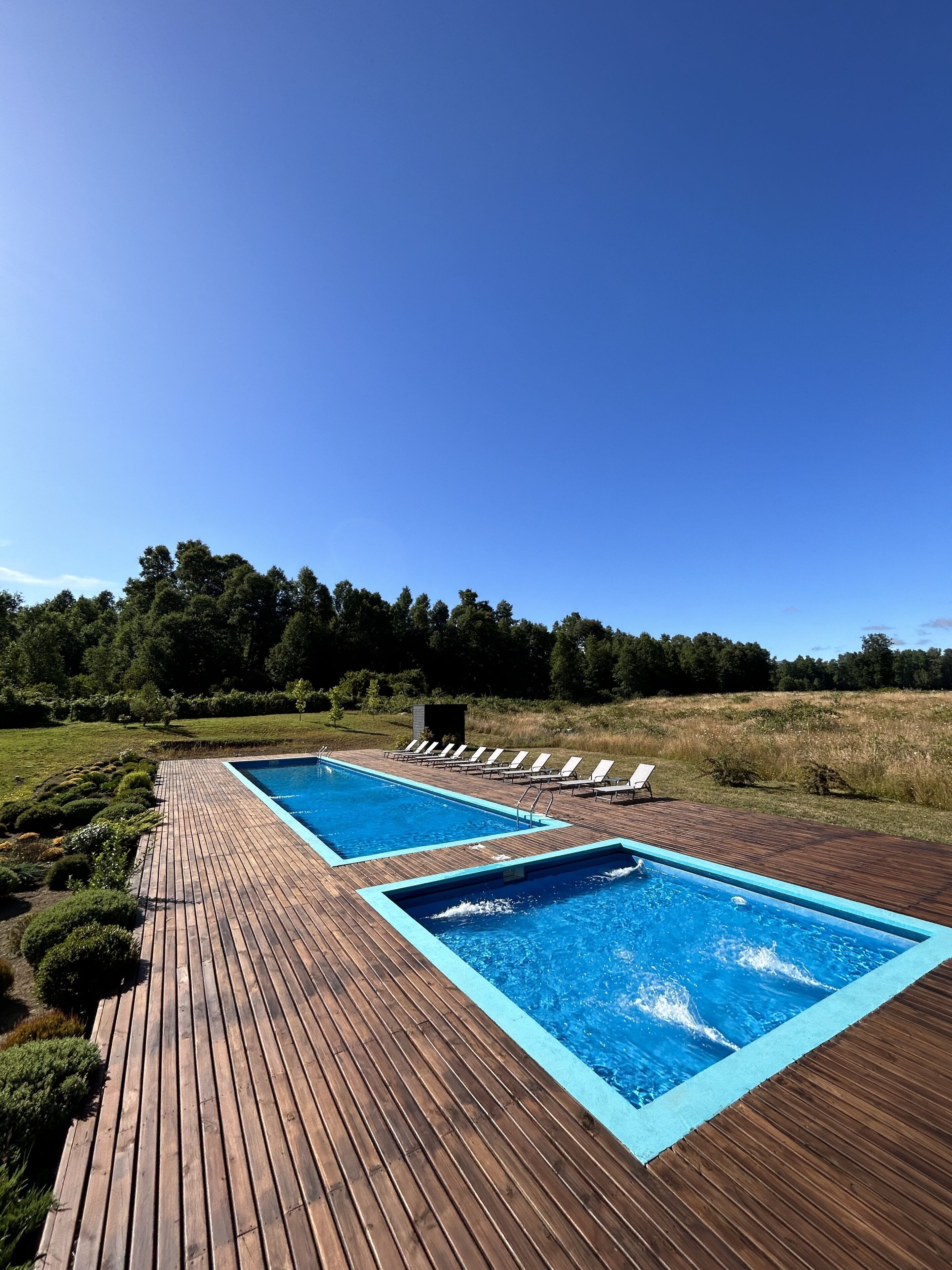 Sæsonbestemt udendørs pool