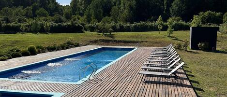 Piscina externa sazonal