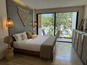 Suite Junior, balcon, vue piscine | Vue depuis le balcon