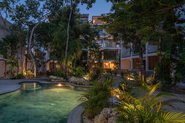 King Suite with Balcony | 1 bedroom, laptop workspace, iron/ironing board, free WiFi