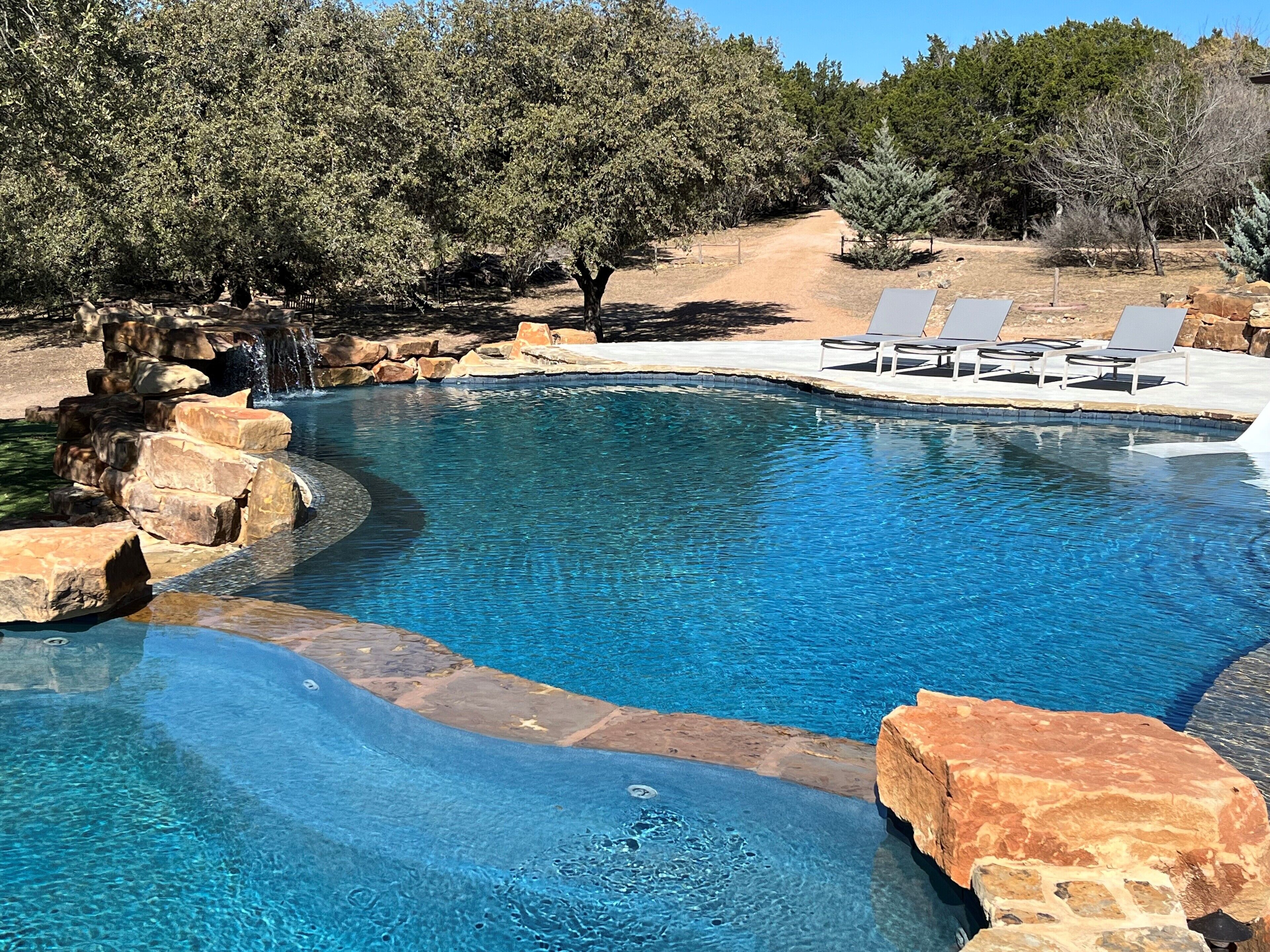 Texas Hill Country Villa w\/private pool, hot tub & putting green