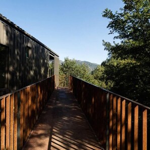 Cottage | Property grounds - Geresnationalpark-cabin-6bed-balcony-pool-views (Vieira do Minho)