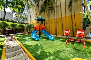 Children’s play area – outdoor