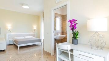 Chambre Quadruple Supérieure, balcon, vue mer