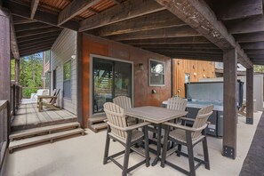 屋外ダイニングエリア