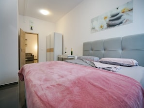 2 habitaciones y cunas gratuitas 