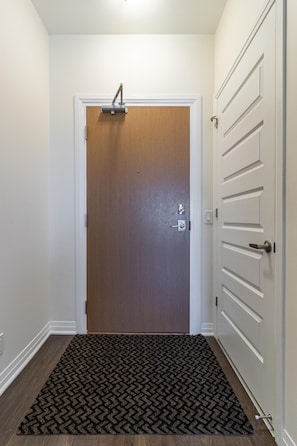 Apartment, Accessible | 1 bedroom, Internet - Premium 1 Bed w Rental Car Netflix Amazon (Milton)